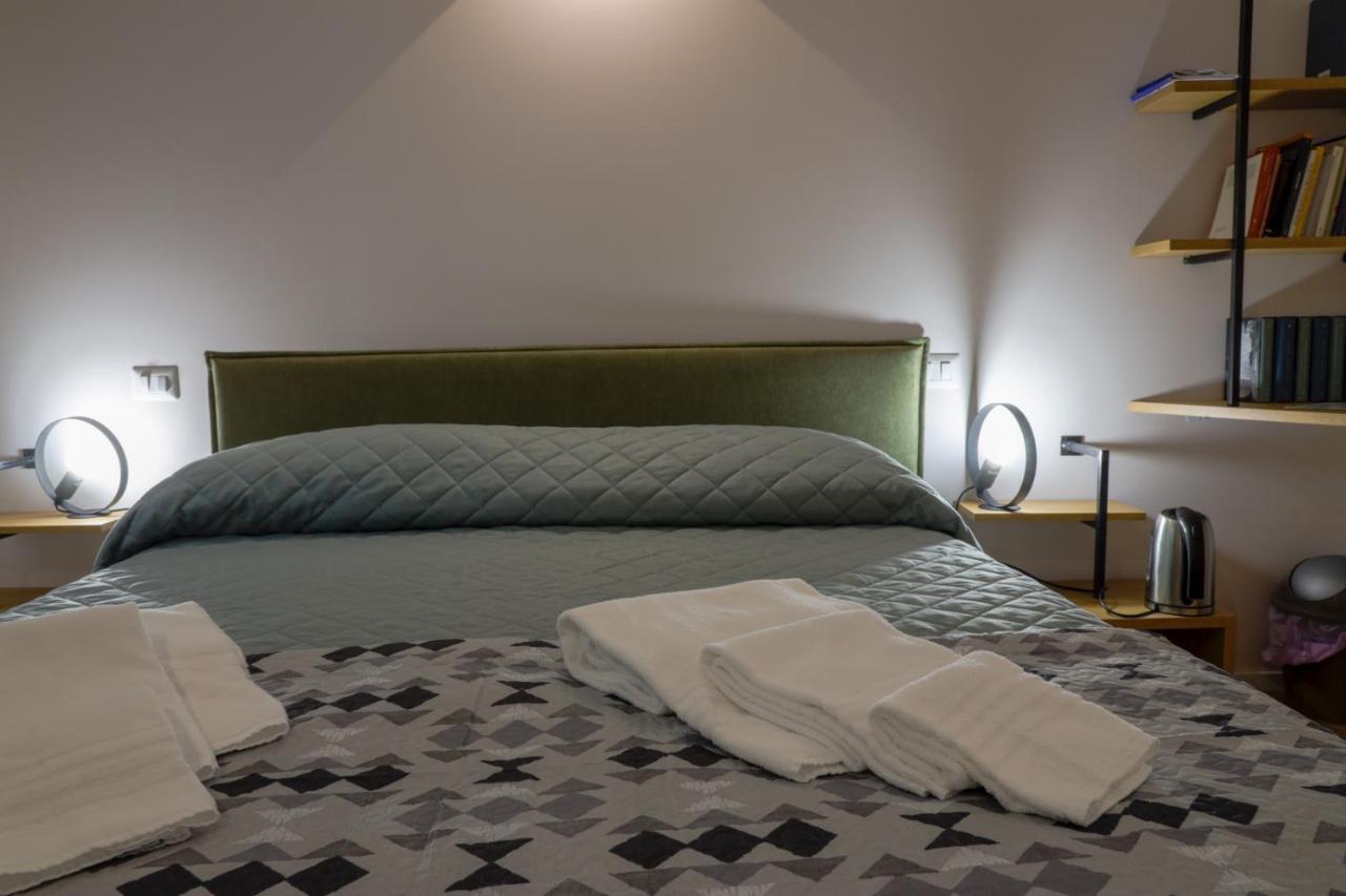 Отель Bed&Book Матера Экстерьер фото